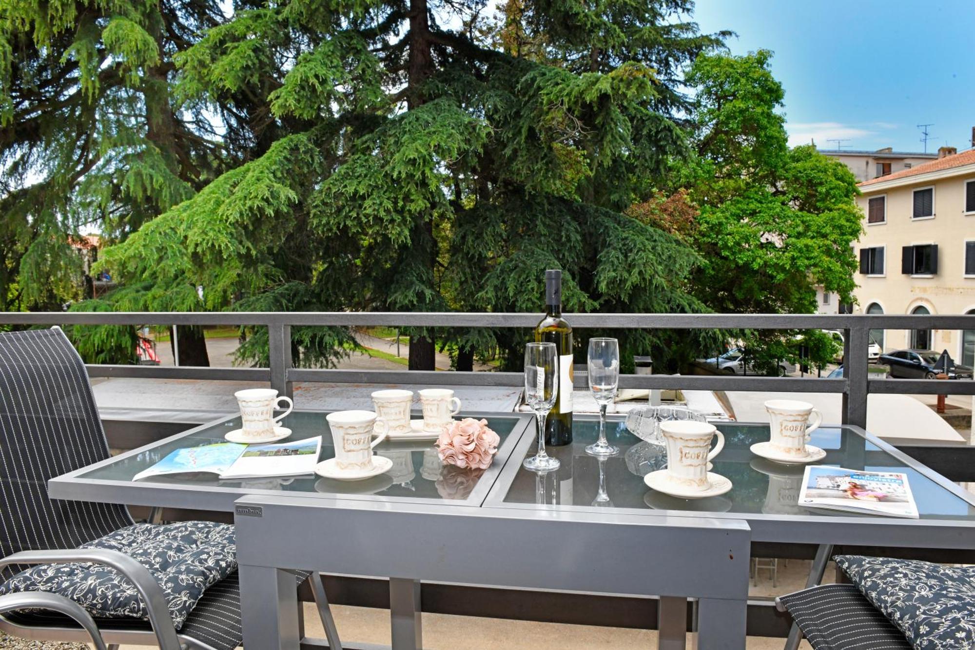 Apartments Villa Herak Porec Exterior photo